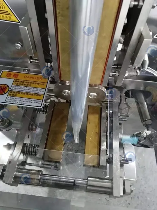 cutter of granule packaging machine