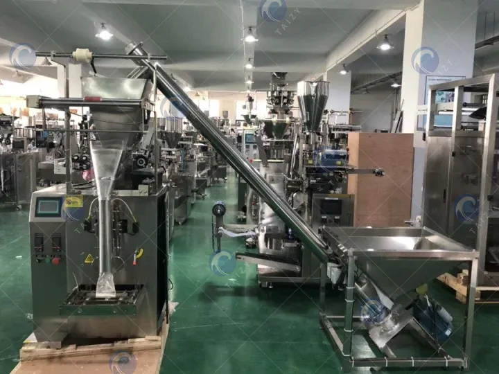 Machine de remplissage et d'emballage de poudre