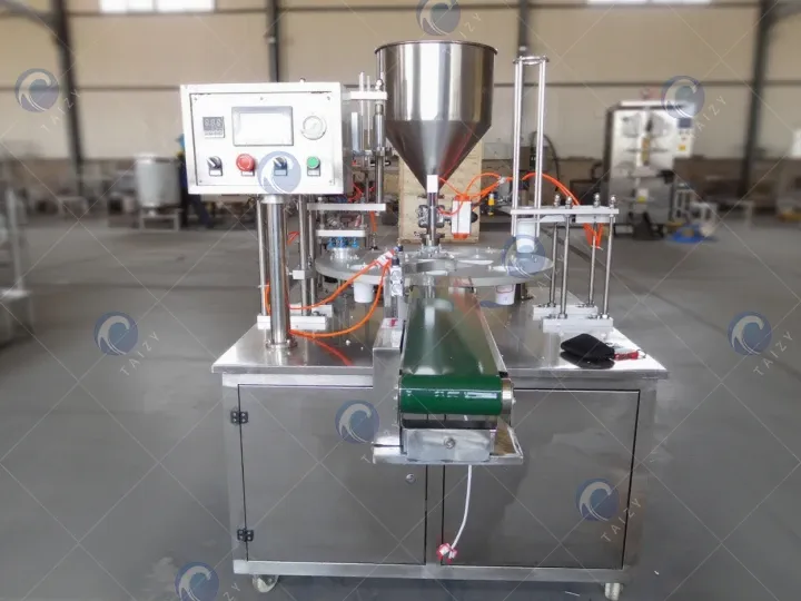 machine de remplissage de pots de yaourt