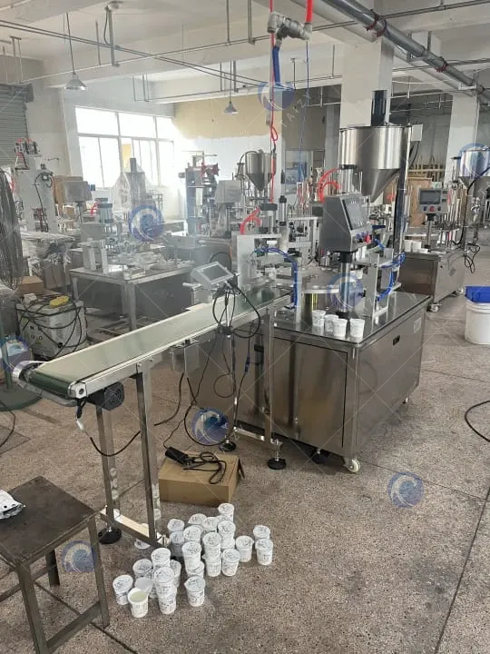 colador de yogur en vaso