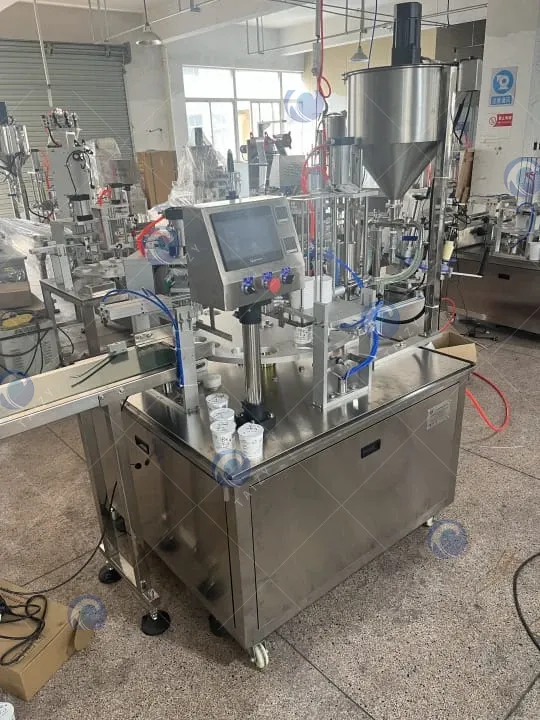 máquina de llenado de vasos de yogur