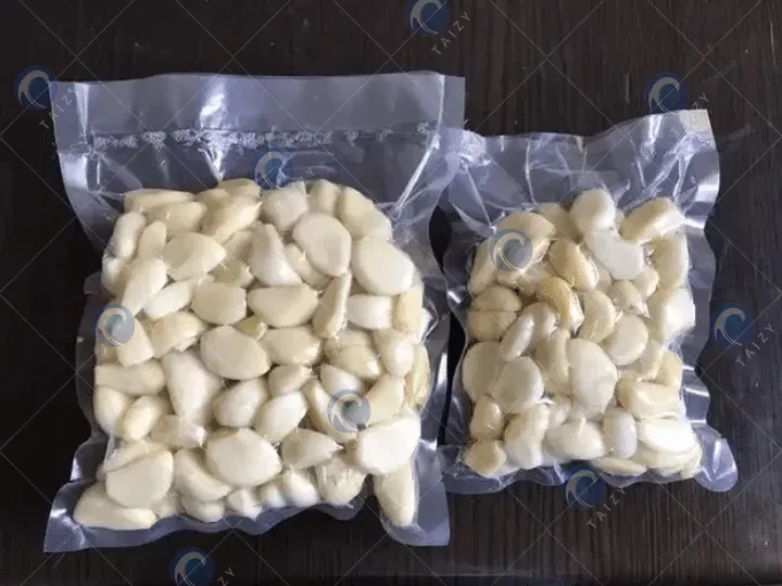 Gousses d'ail emballées sous vide
